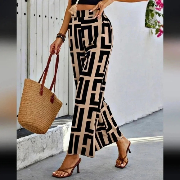 Full Print Geometric Pattern Trousers - Picture 4 of 5